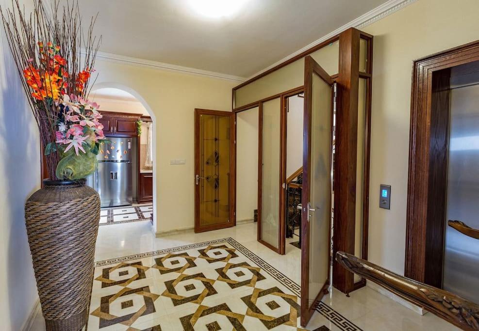 Luksuzna Vila Ob Plazi Z Bazenom Paphos