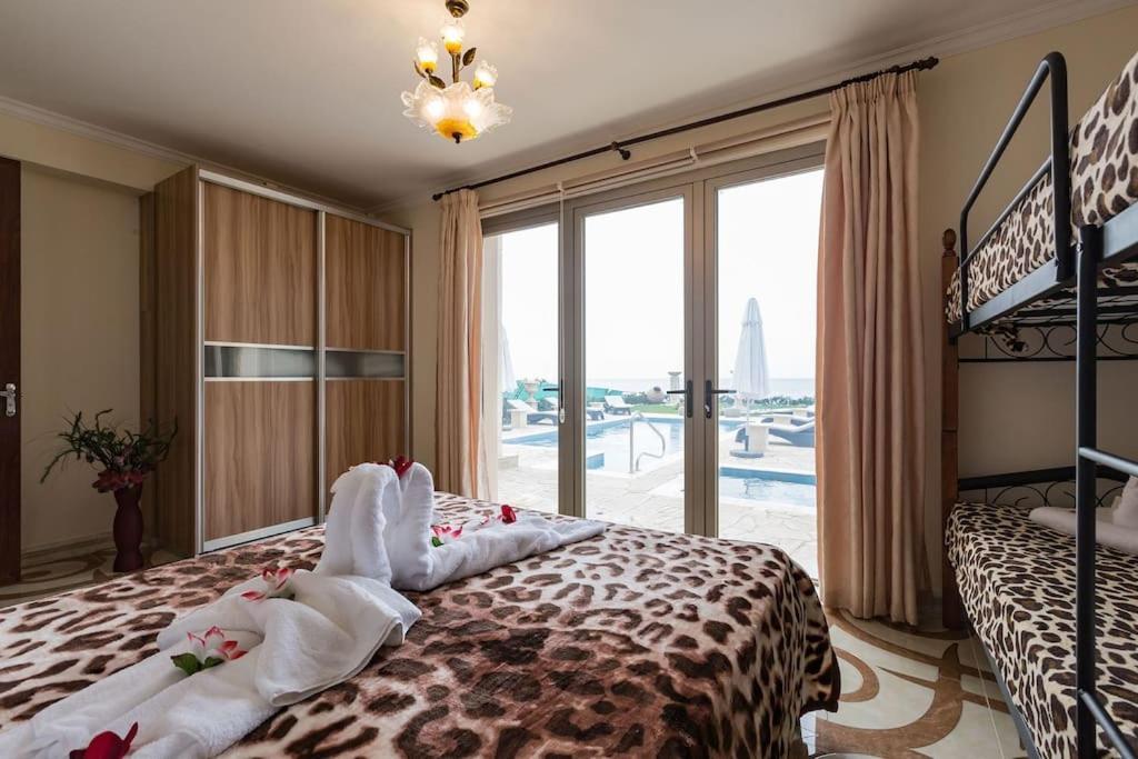 Luksuzna Vila Ob Plazi Z Bazenom Villa *