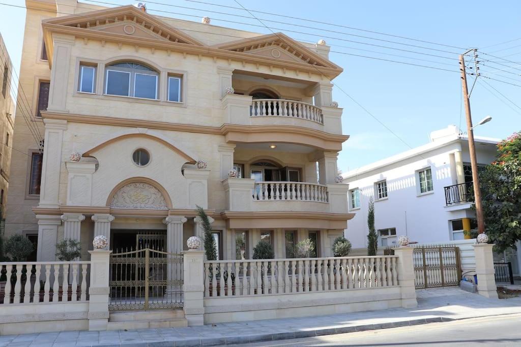 Luksuzna Vila Ob Plazi Z Bazenom Villa