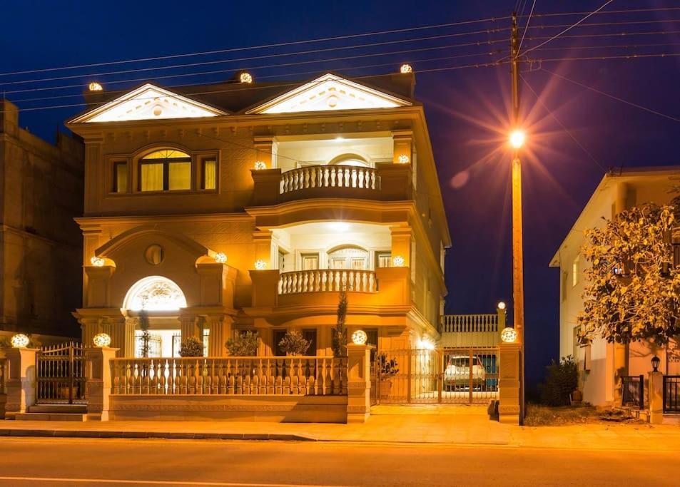 Luksuzna Vila Ob Plazi Z Bazenom Villa *