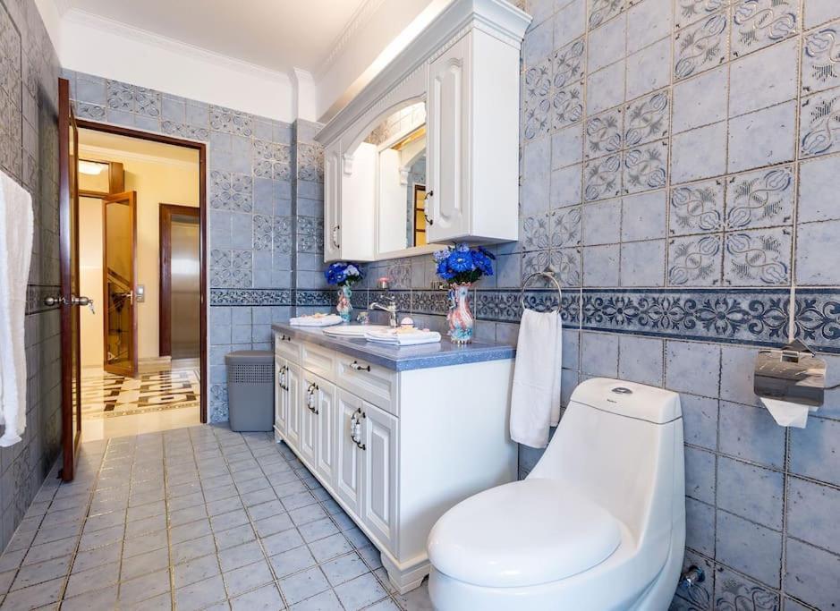Villa Luksuzna Vila Ob Plazi Z Bazenom