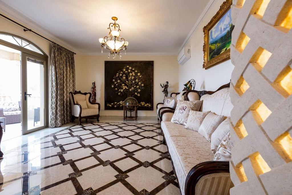 Luksuzna Vila Ob Plazi Z Bazenom Paphos